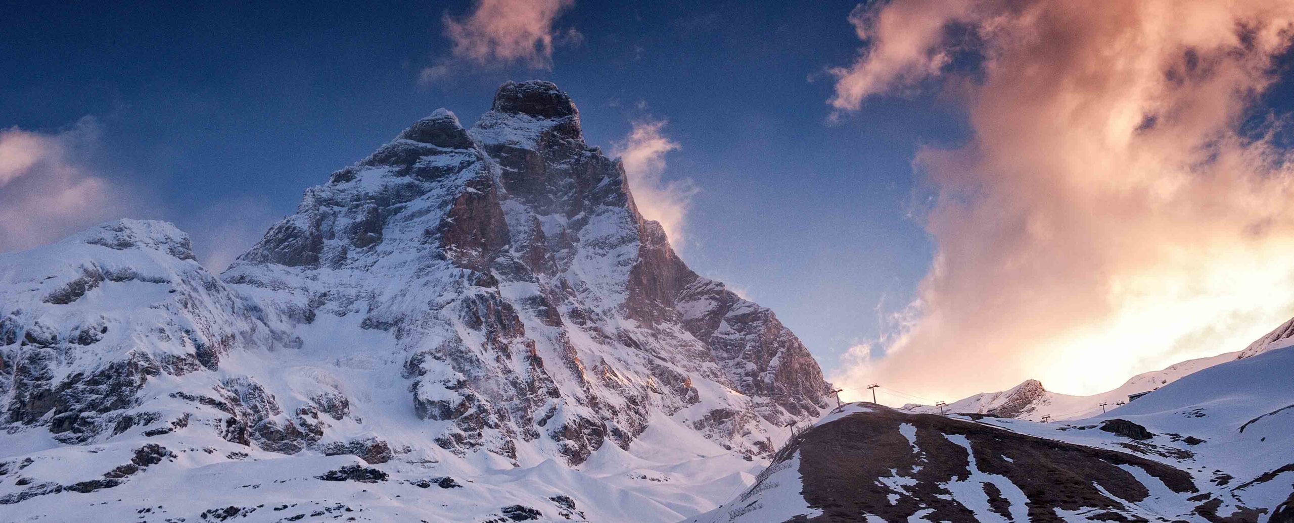 Couché de soleil montagne