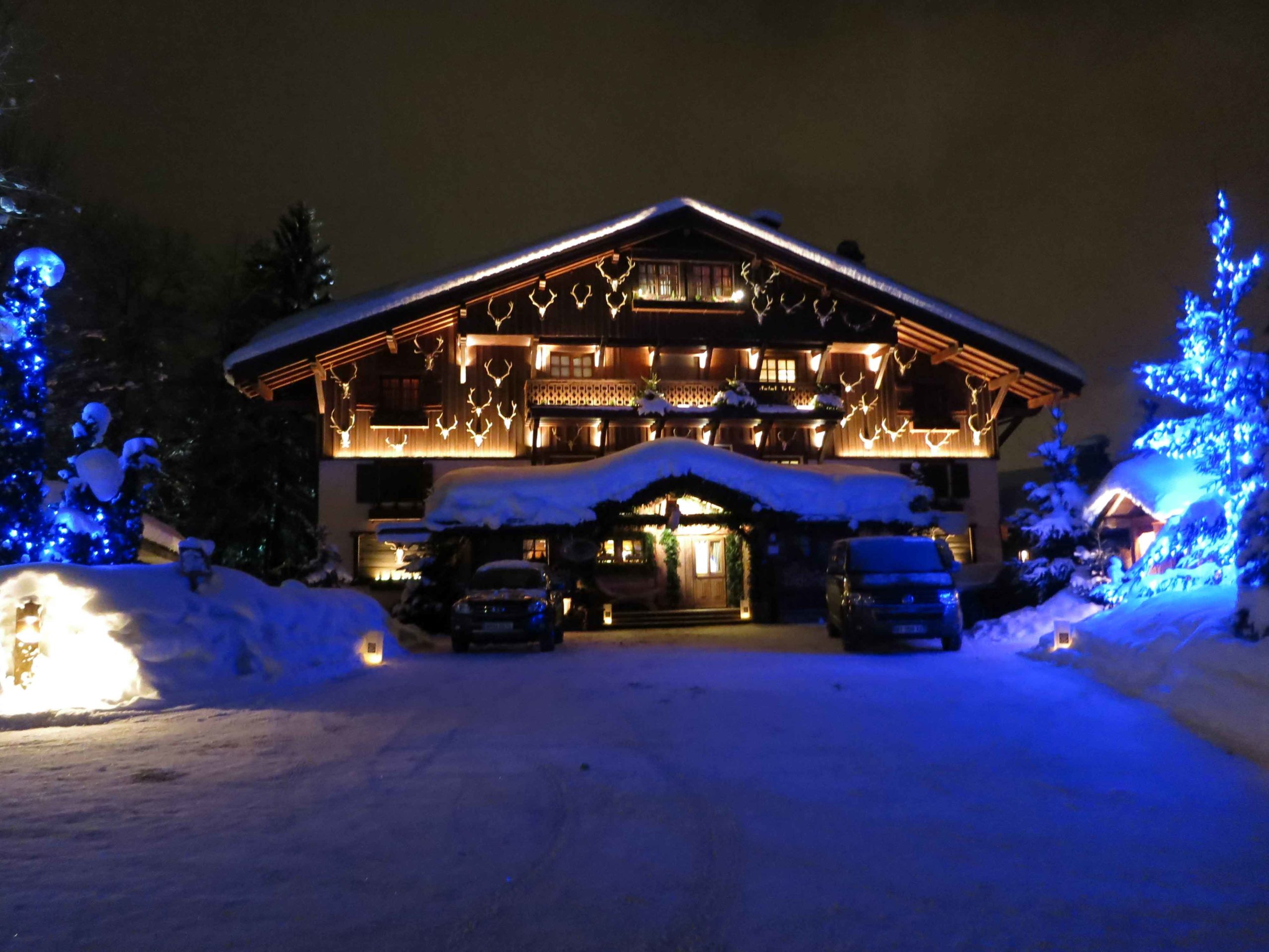 Chalet dans la nuit